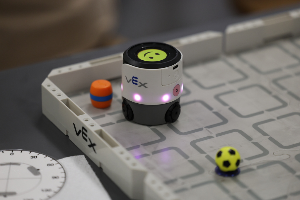 🤖✨ 𝐒𝐮𝐦𝐦𝐞𝐫 𝐒𝐩𝐚𝐫𝐤 𝟐𝟎𝟐𝟔 𝐰𝐚𝐬 𝐚 𝐬𝐮𝐜𝐜𝐞𝐬𝐬!  Over the last two days, students explored coding, robotics, and hands-on STEM activities while building problem-solving and teamwork skills. Thank you to Texas A&M’s 𝘚𝘱𝘢𝘳𝘬! on the Road program for helping inspire the next generation of innovators! #CaldwellProud #CaldwellISD