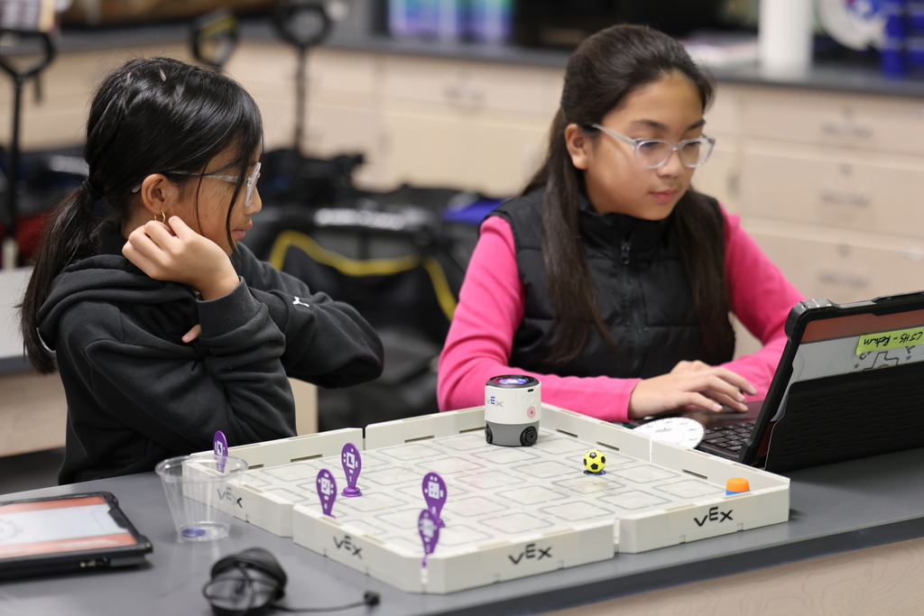 🤖✨ 𝐒𝐮𝐦𝐦𝐞𝐫 𝐒𝐩𝐚𝐫𝐤 𝟐𝟎𝟐𝟔 𝐰𝐚𝐬 𝐚 𝐬𝐮𝐜𝐜𝐞𝐬𝐬!  Over the last two days, students explored coding, robotics, and hands-on STEM activities while building problem-solving and teamwork skills. Thank you to Texas A&M’s 𝘚𝘱𝘢𝘳𝘬! on the Road program for helping inspire the next generation of innovators! #CaldwellProud #CaldwellISD