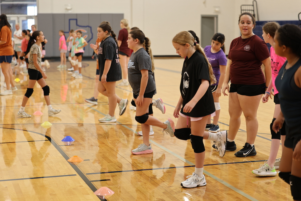 🏐 Serving up skills, confidence, and plenty of fun! Our future Hornets had a great time at Volleyball Camp this week. Sting 'Em! 🧡🖤