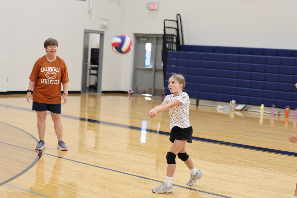 🏐 Serving up skills, confidence, and plenty of fun! Our future Hornets had a great time at Volleyball Camp this week. Sting 'Em! 🧡🖤