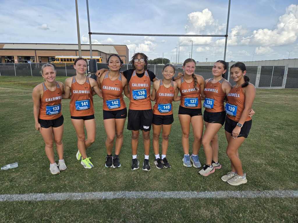 🏃 𝗛𝗢𝗥𝗡𝗘𝗧 𝗖𝗥𝗢𝗦𝗦 𝗖𝗢𝗨𝗡𝗧𝗥𝗬 𝗜𝗦 𝗢𝗙𝗙 & 𝗥𝗨𝗡𝗡𝗜𝗡𝗚! 🏃‍♀️  Our Hornet runners kicked off their season Friday night at the 𝙁𝙧𝙞𝙙𝙖𝙮 𝙉𝙞𝙜𝙝𝙩 𝙇𝙞𝙜𝙝𝙩𝙨 𝙈𝙚𝙚𝙩 𝙞𝙣 𝙎𝙚𝙖𝙡𝙮—and brought home some hardware! 🏅  🧡 𝗝𝗩 𝗚𝗶𝗿𝗹𝘀 – 𝟮𝗻𝗱 𝗣𝗹𝗮𝗰𝗲 𝗧𝗲𝗮𝗺 • Savanah Faust – 3rd • Jaiden Doonan – 6th • Kyra Ellis – 7th • Ajriana Sims – 9th  🖤 𝙅𝙑 𝘽𝙤𝙮𝙨 – 3𝙧𝙙 𝙋𝙡𝙖𝙘𝙚 𝙏𝙚𝙖𝙢 • Eddie – 6th Place & Medalist  On the Varsity boys side, Landon Vykukal led the Hornets with an 18th-place finish.  And what better way to wrap up the night than a Glow Run with all of our runners?! 🌟 A fun start to what we know will be a great season! Way to run, Hornets! 🧡🖤 #CaldwellProud #CaldwellISD