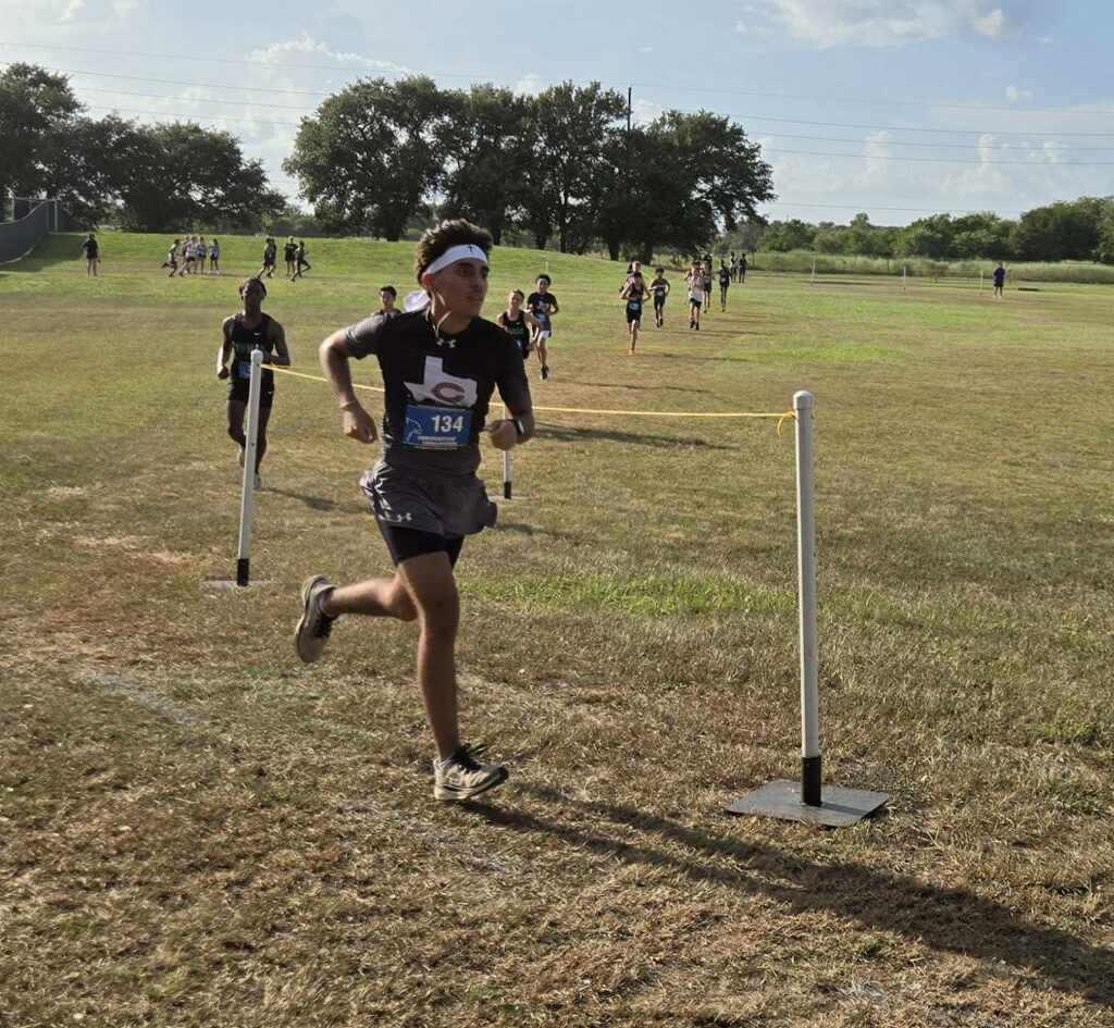 🏃 𝗛𝗢𝗥𝗡𝗘𝗧 𝗖𝗥𝗢𝗦𝗦 𝗖𝗢𝗨𝗡𝗧𝗥𝗬 𝗜𝗦 𝗢𝗙𝗙 & 𝗥𝗨𝗡𝗡𝗜𝗡𝗚! 🏃‍♀️  Our Hornet runners kicked off their season Friday night at the 𝙁𝙧𝙞𝙙𝙖𝙮 𝙉𝙞𝙜𝙝𝙩 𝙇𝙞𝙜𝙝𝙩𝙨 𝙈𝙚𝙚𝙩 𝙞𝙣 𝙎𝙚𝙖𝙡𝙮—and brought home some hardware! 🏅  🧡 𝗝𝗩 𝗚𝗶𝗿𝗹𝘀 – 𝟮𝗻𝗱 𝗣𝗹𝗮𝗰𝗲 𝗧𝗲𝗮𝗺 • Savanah Faust – 3rd • Jaiden Doonan – 6th • Kyra Ellis – 7th • Ajriana Sims – 9th  🖤 𝙅𝙑 𝘽𝙤𝙮𝙨 – 3𝙧𝙙 𝙋𝙡𝙖𝙘𝙚 𝙏𝙚𝙖𝙢 • Eddie – 6th Place & Medalist  On the Varsity boys side, Landon Vykukal led the Hornets with an 18th-place finish.  And what better way to wrap up the night than a Glow Run with all of our runners?! 🌟 A fun start to what we know will be a great season! Way to run, Hornets! 🧡🖤 #CaldwellProud #CaldwellISD