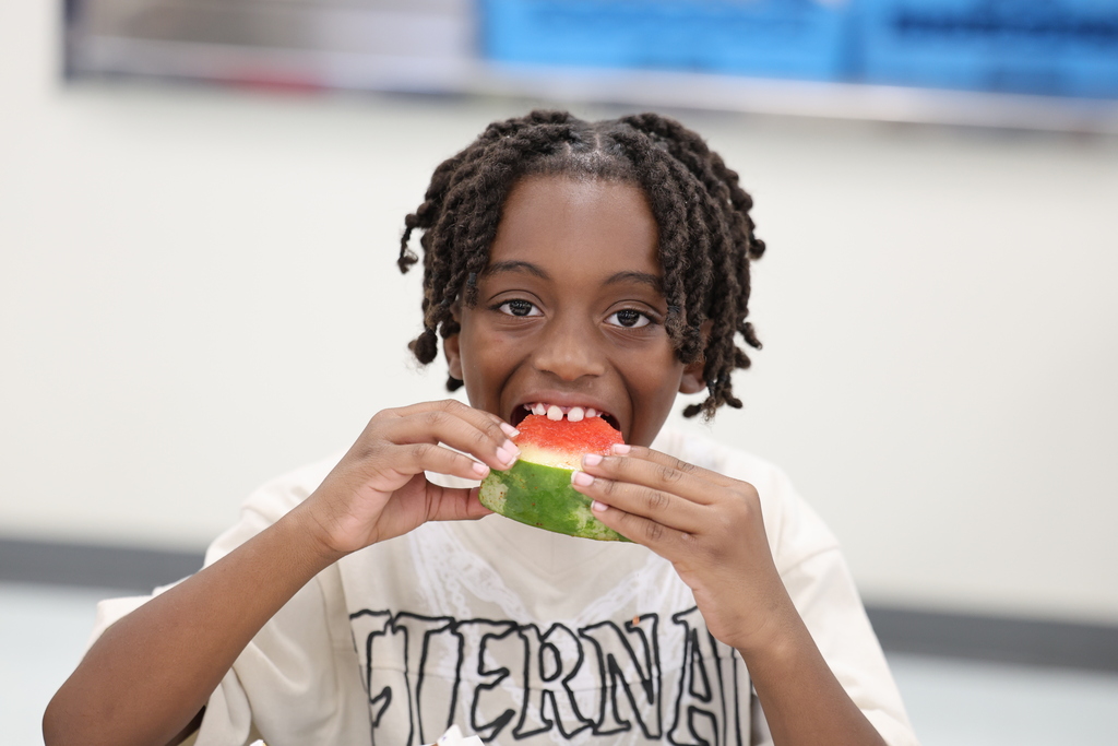 🍉 𝗪𝗔𝗧𝗘𝗥𝗠𝗘𝗟𝗢𝗡 𝗪𝗘𝗗𝗡𝗘𝗦𝗗𝗔𝗬! 🍉  Lunch was a little sweeter today at Caldwell Elementary! Our kiddos got to enjoy fresh 𝗪𝗶𝗴𝗴𝗶𝗻𝘀 𝘄𝗮𝘁𝗲𝗿𝗺𝗲𝗹𝗼𝗻 as part of our 𝙁𝙖𝙧𝙢 𝙁𝙧𝙚𝙨𝙝 𝙄𝙣𝙞𝙩𝙞𝙖𝙩𝙞𝙫𝙚—and judging by these faces, we’d say it was a hit! 😋🍉  Fresh, local and kid-approved! 🧡 #CaldwellProud #CaldwellISD #FarmFresh