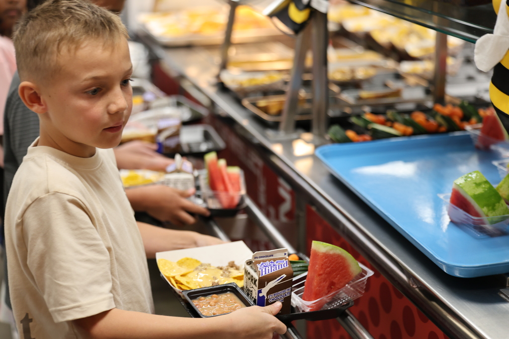 🍉 𝗪𝗔𝗧𝗘𝗥𝗠𝗘𝗟𝗢𝗡 𝗪𝗘𝗗𝗡𝗘𝗦𝗗𝗔𝗬! 🍉  Lunch was a little sweeter today at Caldwell Elementary! Our kiddos got to enjoy fresh 𝗪𝗶𝗴𝗴𝗶𝗻𝘀 𝘄𝗮𝘁𝗲𝗿𝗺𝗲𝗹𝗼𝗻 as part of our 𝙁𝙖𝙧𝙢 𝙁𝙧𝙚𝙨𝙝 𝙄𝙣𝙞𝙩𝙞𝙖𝙩𝙞𝙫𝙚—and judging by these faces, we’d say it was a hit! 😋🍉  Fresh, local and kid-approved! 🧡 #CaldwellProud #CaldwellISD #FarmFresh