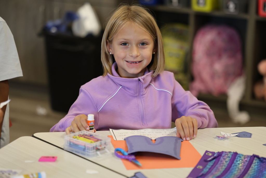 🧡 𝗧𝗛𝗘𝗦𝗘 𝗮𝗿𝗲 𝘁𝗵𝗲 𝗺𝗼𝗺𝗲𝗻𝘁𝘀. 🧡  Learning, creating, reading, playing, making new friends…and settling back into our school-day routines.  Week ONE(ish) is officially in the books, and it sure is good having our Hornets back! #CaldwellProud #CaldwellISD