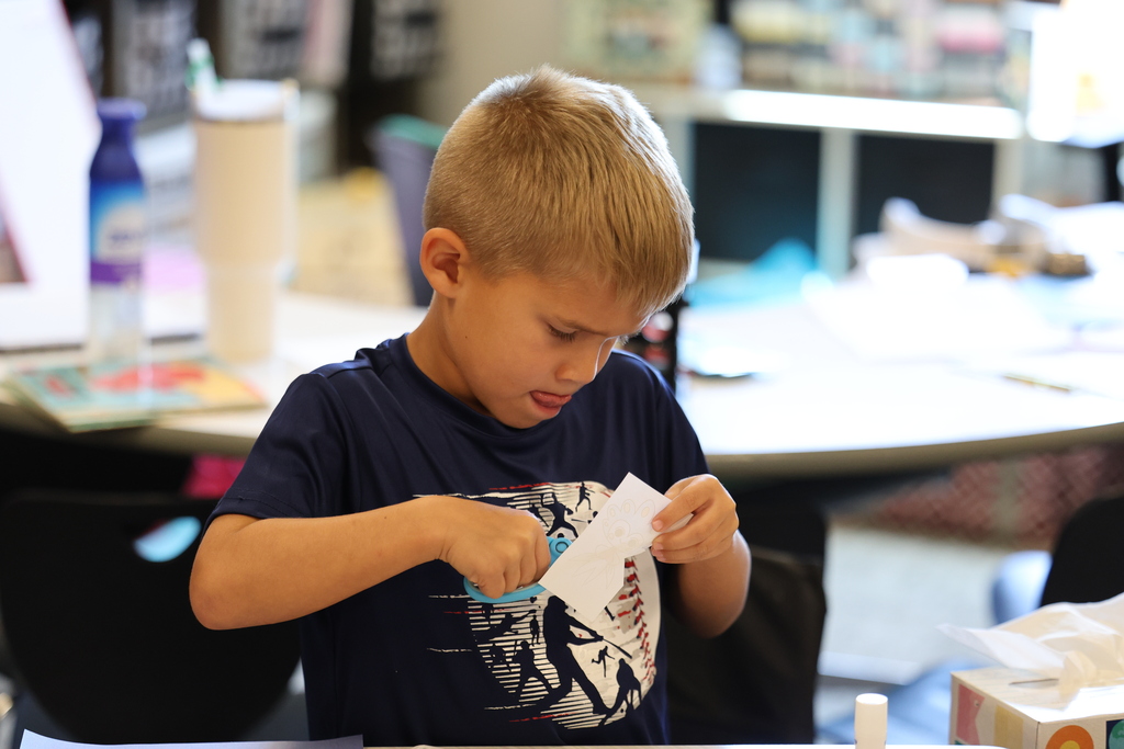 🧡 𝗧𝗛𝗘𝗦𝗘 𝗮𝗿𝗲 𝘁𝗵𝗲 𝗺𝗼𝗺𝗲𝗻𝘁𝘀. 🧡  Learning, creating, reading, playing, making new friends…and settling back into our school-day routines.  Week ONE(ish) is officially in the books, and it sure is good having our Hornets back! #CaldwellProud #CaldwellISD