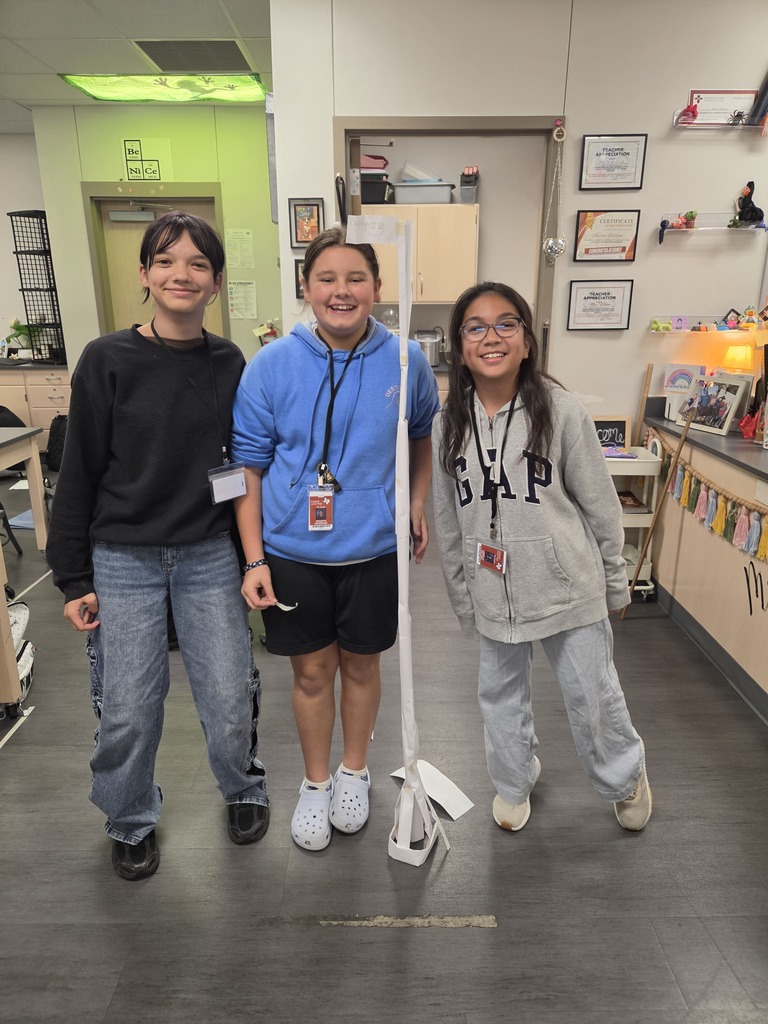 𝗣𝗮𝗽𝗲𝗿 + 𝗧𝗮𝗽𝗲 + 𝗮 𝗹𝗶𝘁𝘁𝗹𝗲 𝗶𝗻𝗴𝗲𝗻𝘂𝗶𝘁𝘆 = 𝟭𝟵𝟯 𝗰𝗺! 🤯  Our 7th & 8th graders put their STEM skills to the test today with one challenge: build the tallest tower possible using just 𝟭𝟬 𝗽𝗶𝗲𝗰𝗲𝘀 𝗼𝗳 𝗽𝗮𝗽𝗲𝗿 𝗮𝗻𝗱 𝟲𝟬 𝗰𝗺 𝗼𝗳 𝘁𝗮𝗽𝗲.  The tallest tower reached an impressive 193 cm! 🙌 Future engineers at work! 🏗️ #CaldwellProud #CaldwellISD