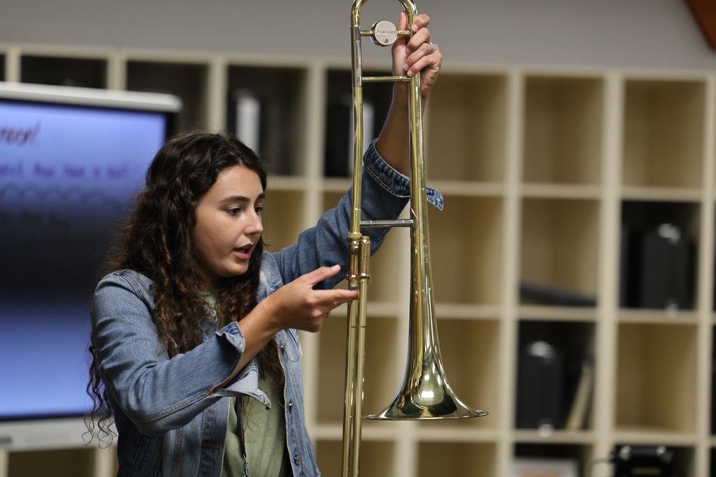 🎶 𝗔𝗻𝗱 𝘀𝗼 𝗶𝘁 𝗯𝗲𝗴𝗶𝗻𝘀…  Today was instrument day for some of our beginner band students, and the trombones officially made their debut! 🎺  There may have been a few interesting sounds along the way 😂, but these future Hornet musicians are officially on their way! 🧡🖤#CaldwellProud #CaldwellISD