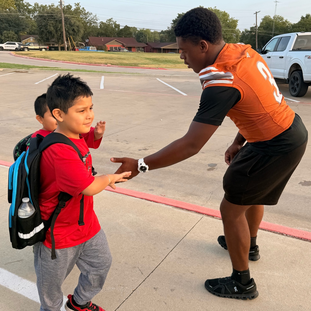 𝐅𝐫𝐢𝐝𝐚𝐲𝐬 𝐣𝐮𝐬𝐭 𝐟𝐞𝐞𝐥 𝐝𝐢𝐟𝐟𝐞𝐫𝐞𝐧𝐭 𝐚𝐫𝐨𝐮𝐧𝐝 𝐡𝐞𝐫𝐞. 🧡  From football players greeting students at car drop-off, to PTO spirit ribbons, to staff going ALL IN on the orange spirit wear 😂 — there was plenty of Hornet spirit to go around this morning!  We’re ready for Friday night! 🏈🙌 #CaldwellProud #CaldwellISD