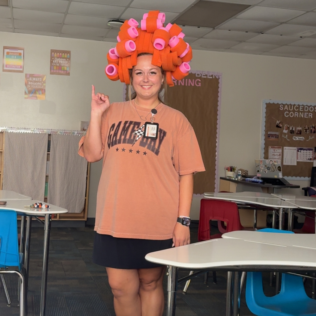 𝐅𝐫𝐢𝐝𝐚𝐲𝐬 𝐣𝐮𝐬𝐭 𝐟𝐞𝐞𝐥 𝐝𝐢𝐟𝐟𝐞𝐫𝐞𝐧𝐭 𝐚𝐫𝐨𝐮𝐧𝐝 𝐡𝐞𝐫𝐞. 🧡  From football players greeting students at car drop-off, to PTO spirit ribbons, to staff going ALL IN on the orange spirit wear 😂 — there was plenty of Hornet spirit to go around this morning!  We’re ready for Friday night! 🏈🙌 #CaldwellProud #CaldwellISD