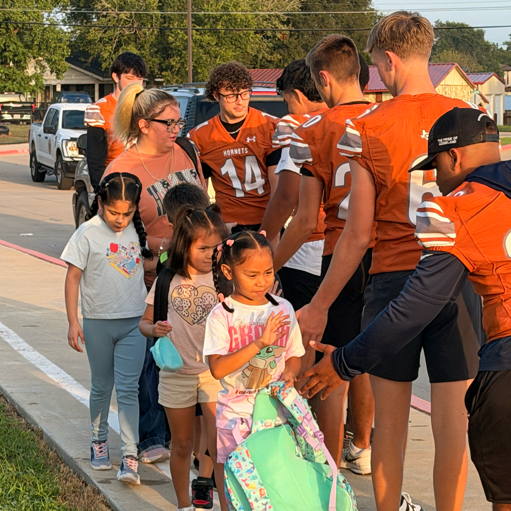 𝐅𝐫𝐢𝐝𝐚𝐲𝐬 𝐣𝐮𝐬𝐭 𝐟𝐞𝐞𝐥 𝐝𝐢𝐟𝐟𝐞𝐫𝐞𝐧𝐭 𝐚𝐫𝐨𝐮𝐧𝐝 𝐡𝐞𝐫𝐞. 🧡  From football players greeting students at car drop-off, to PTO spirit ribbons, to staff going ALL IN on the orange spirit wear 😂 — there was plenty of Hornet spirit to go around this morning!  We’re ready for Friday night! 🏈🙌 #CaldwellProud #CaldwellISD