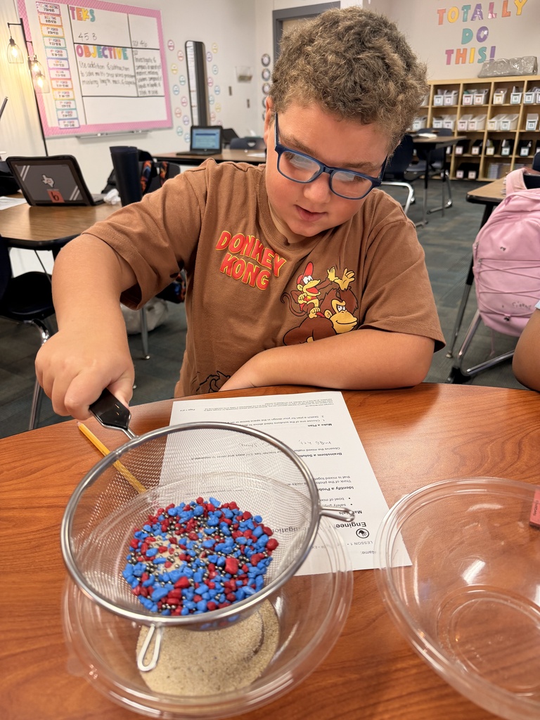 🔬 𝗠𝗮𝘁𝘁𝗲𝗿 𝘄𝗮𝘀 𝗮𝗹𝗹 𝗺𝗶𝘅𝗲𝗱 𝘂𝗽 𝗶𝗻 𝗠𝗿𝘀. 𝗡𝗼𝘃𝗼𝘀𝗮𝗱’𝘀 𝗳𝗼𝘂𝗿𝘁𝗵-𝗴𝗿𝗮𝗱𝗲 𝗰𝗹𝗮𝘀𝘀𝗿𝗼𝗼𝗺!  Students became scientists as they investigated and observed different materials, then used their physical properties to separate each mixture. Hands-on learning makes science stick! #CaldwellProud #CaldwellISD