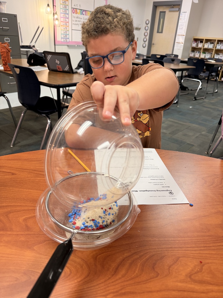🔬 𝗠𝗮𝘁𝘁𝗲𝗿 𝘄𝗮𝘀 𝗮𝗹𝗹 𝗺𝗶𝘅𝗲𝗱 𝘂𝗽 𝗶𝗻 𝗠𝗿𝘀. 𝗡𝗼𝘃𝗼𝘀𝗮𝗱’𝘀 𝗳𝗼𝘂𝗿𝘁𝗵-𝗴𝗿𝗮𝗱𝗲 𝗰𝗹𝗮𝘀𝘀𝗿𝗼𝗼𝗺!  Students became scientists as they investigated and observed different materials, then used their physical properties to separate each mixture. Hands-on learning makes science stick! #CaldwellProud #CaldwellISD