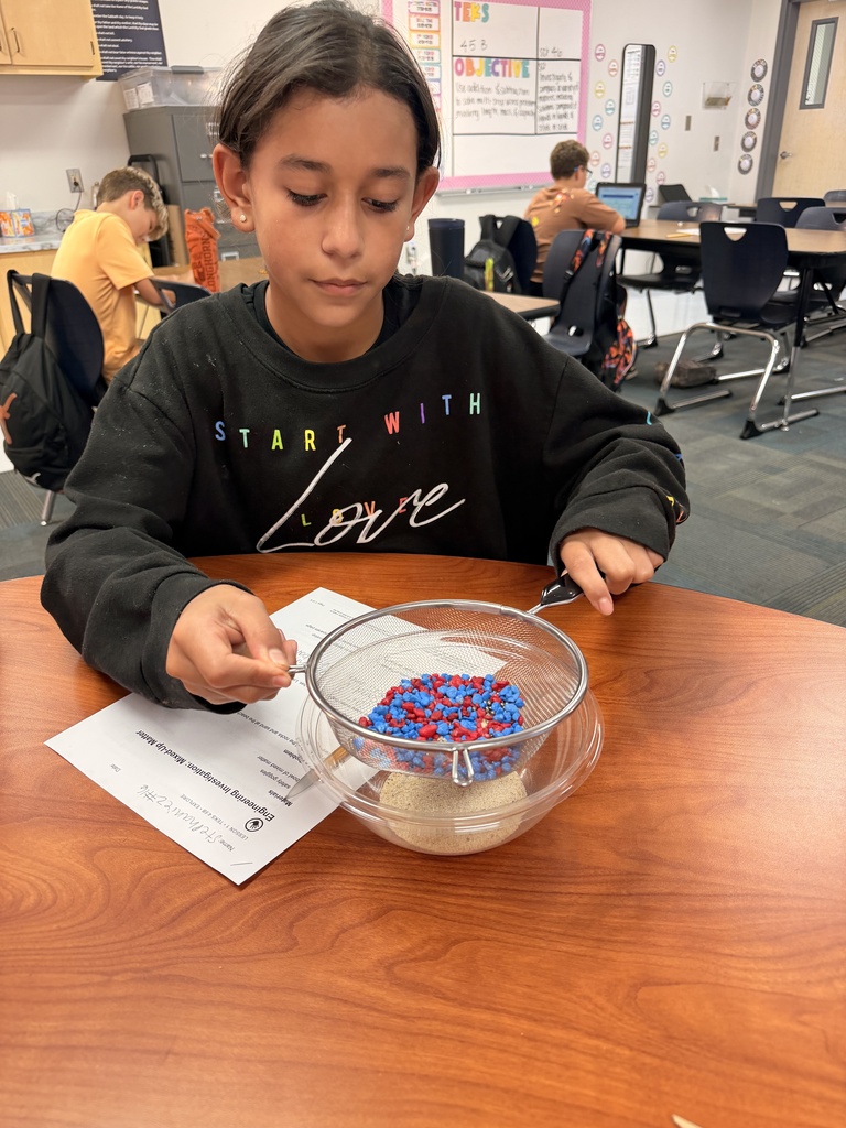 🔬 𝗠𝗮𝘁𝘁𝗲𝗿 𝘄𝗮𝘀 𝗮𝗹𝗹 𝗺𝗶𝘅𝗲𝗱 𝘂𝗽 𝗶𝗻 𝗠𝗿𝘀. 𝗡𝗼𝘃𝗼𝘀𝗮𝗱’𝘀 𝗳𝗼𝘂𝗿𝘁𝗵-𝗴𝗿𝗮𝗱𝗲 𝗰𝗹𝗮𝘀𝘀𝗿𝗼𝗼𝗺!  Students became scientists as they investigated and observed different materials, then used their physical properties to separate each mixture. Hands-on learning makes science stick! #CaldwellProud #CaldwellISD