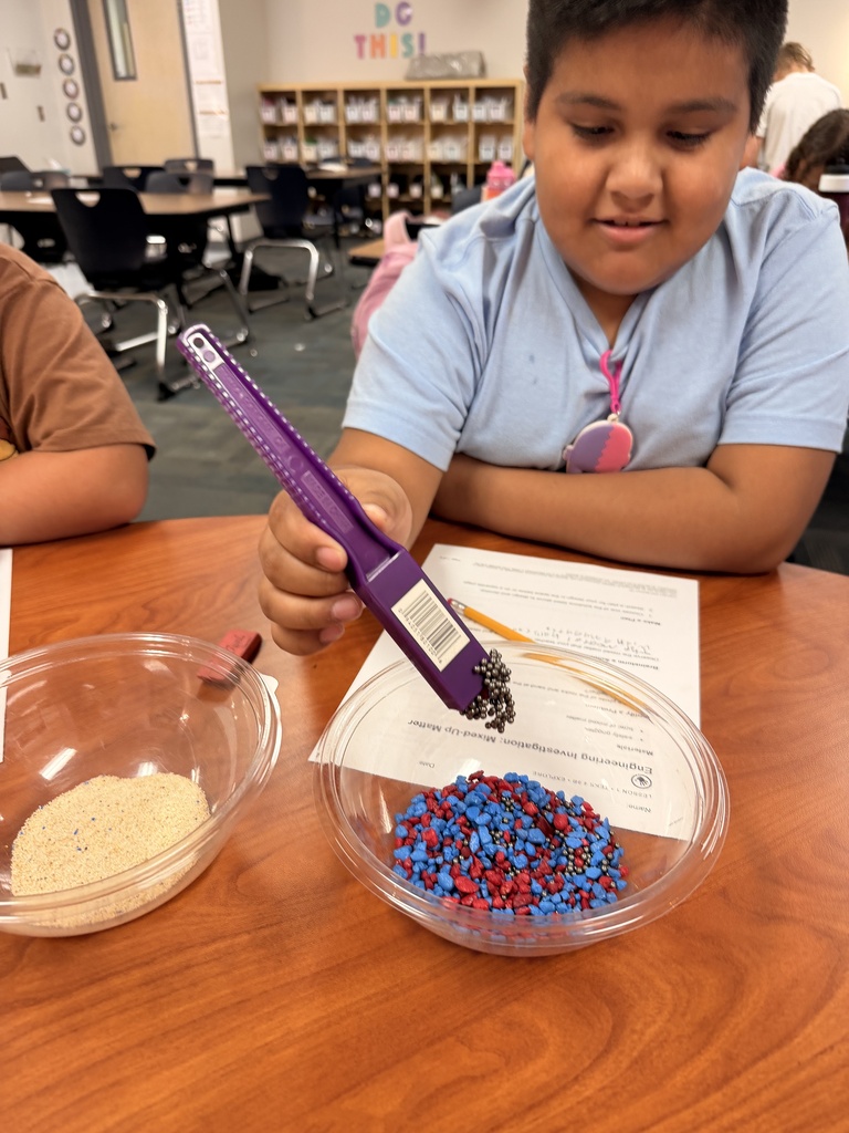 🔬 𝗠𝗮𝘁𝘁𝗲𝗿 𝘄𝗮𝘀 𝗮𝗹𝗹 𝗺𝗶𝘅𝗲𝗱 𝘂𝗽 𝗶𝗻 𝗠𝗿𝘀. 𝗡𝗼𝘃𝗼𝘀𝗮𝗱’𝘀 𝗳𝗼𝘂𝗿𝘁𝗵-𝗴𝗿𝗮𝗱𝗲 𝗰𝗹𝗮𝘀𝘀𝗿𝗼𝗼𝗺!  Students became scientists as they investigated and observed different materials, then used their physical properties to separate each mixture. Hands-on learning makes science stick! #CaldwellProud #CaldwellISD