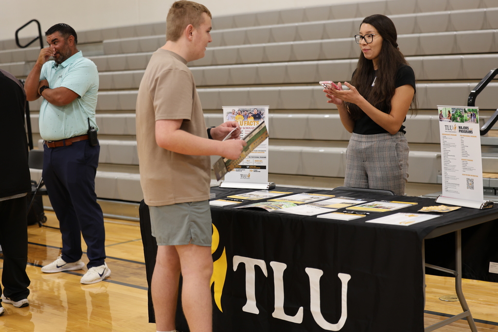 🎓 EXPLORING WHAT’S NEXT  Caldwell High School juniors and seniors had the opportunity to explore future possibilities at today’s Career Fair! Students visited with representatives, asked questions and gathered information to help them begin planning for life after high school.  Thank you to everyone who joined us and helped our students discover the many paths available to them!  #CaldwellProud #CaldwellISD