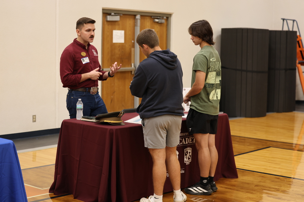 🎓 EXPLORING WHAT’S NEXT  Caldwell High School juniors and seniors had the opportunity to explore future possibilities at today’s Career Fair! Students visited with representatives, asked questions and gathered information to help them begin planning for life after high school.  Thank you to everyone who joined us and helped our students discover the many paths available to them!  #CaldwellProud #CaldwellISD
