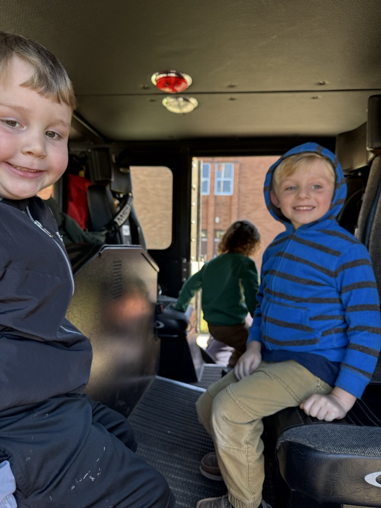 kids in fire truck