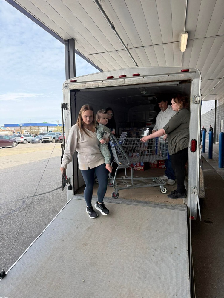 destiny unloading food
