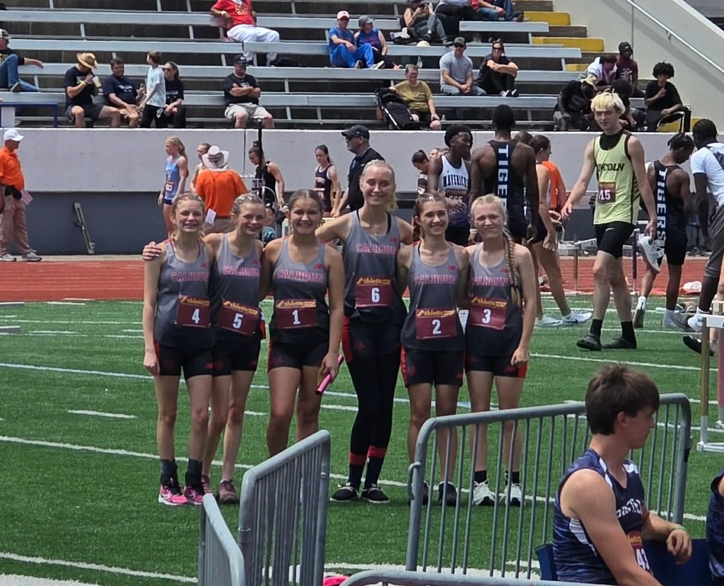 Felmale track team memebers