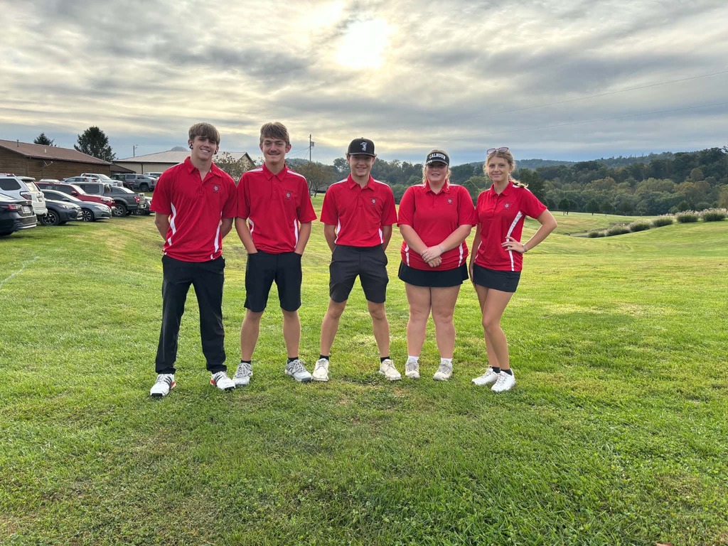 golf team poses as the get ready for LKC match