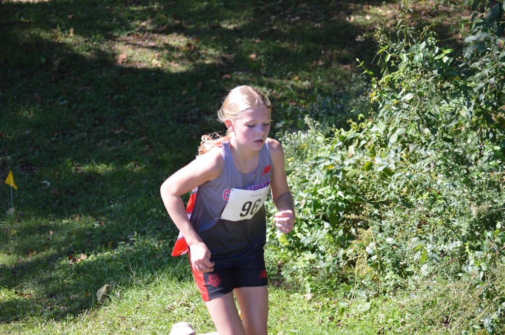female middle school runner