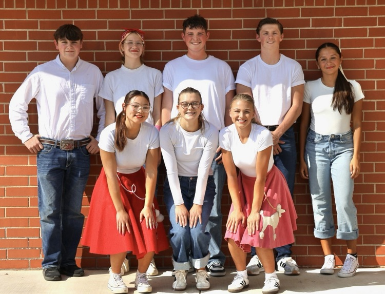 Jr Class Officers and Prom Committee perform at the Geary Parade
