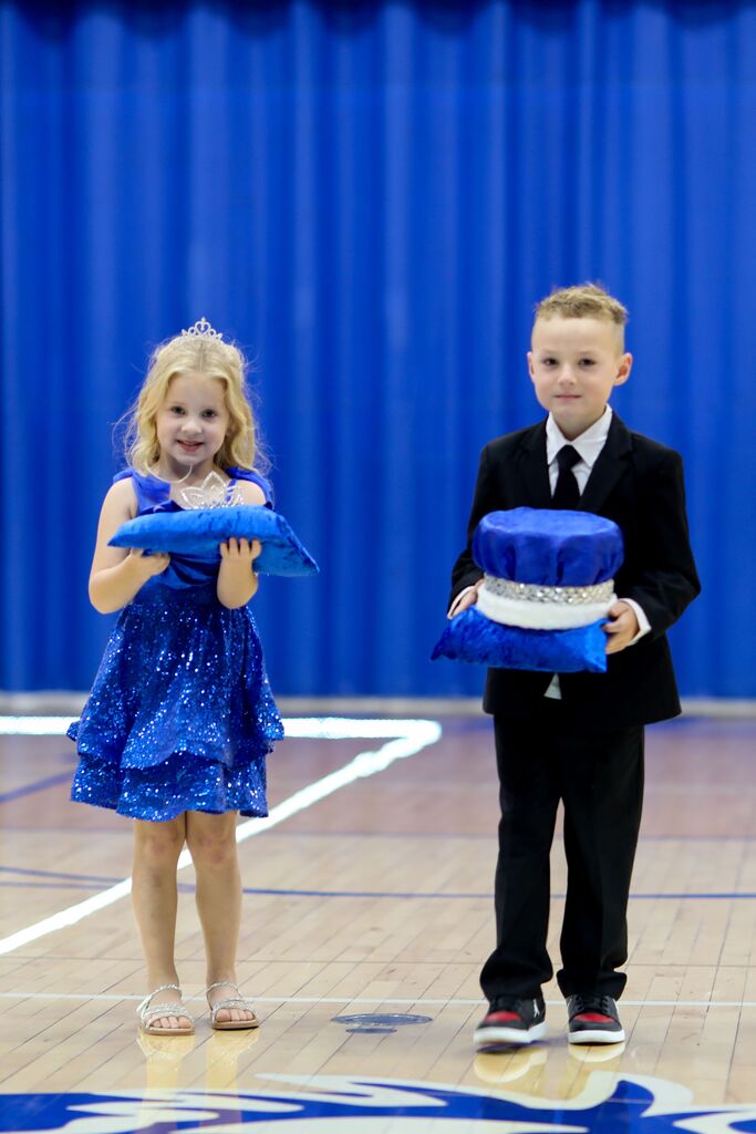 Homecoming Crown Bearers Noah and Boston