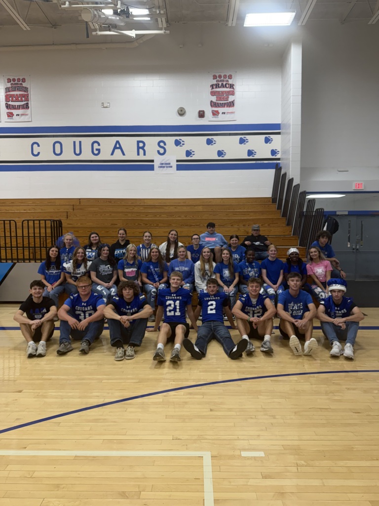 Senior Class all dressed in blue in the gym
