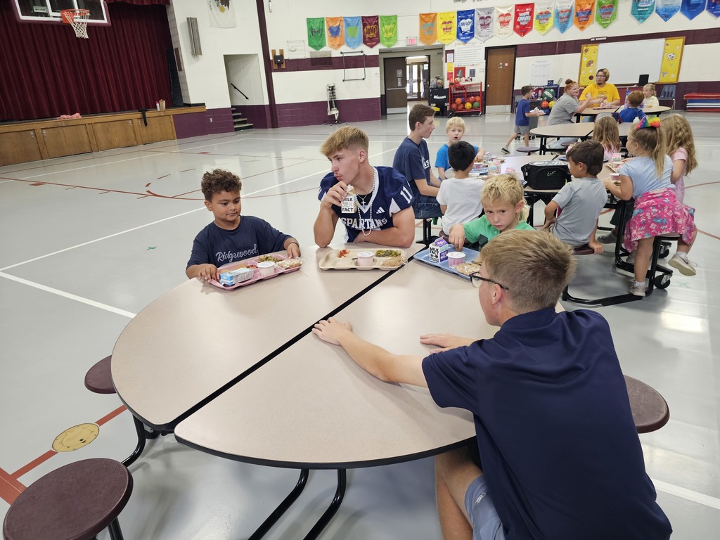 Happy Homecoming 2025! We had Spartan Spirit with our high school athletes and band members joining our elementary students at lunch!