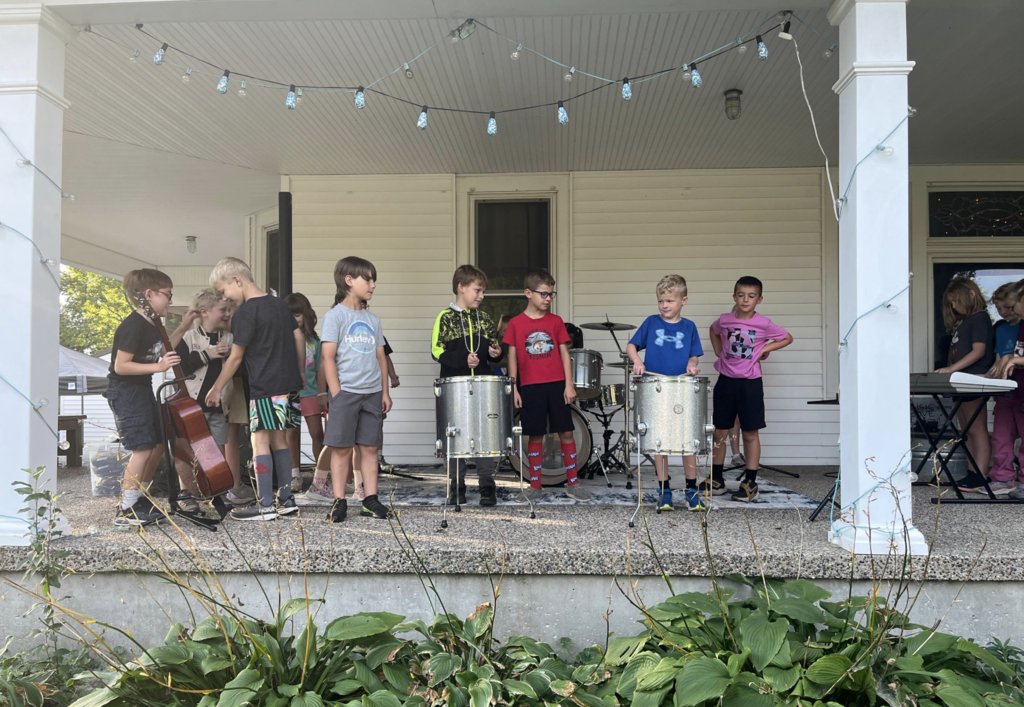 2nd graders playing instruments