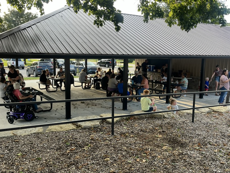 preschool dinner at the park
