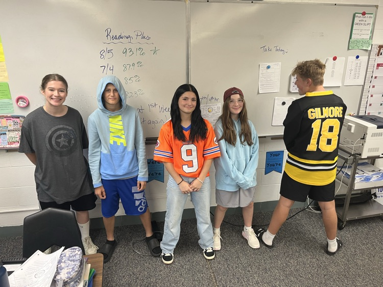 Homecoming dress up