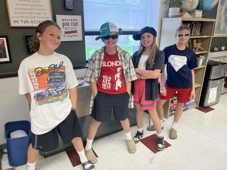 Homecoming dress up