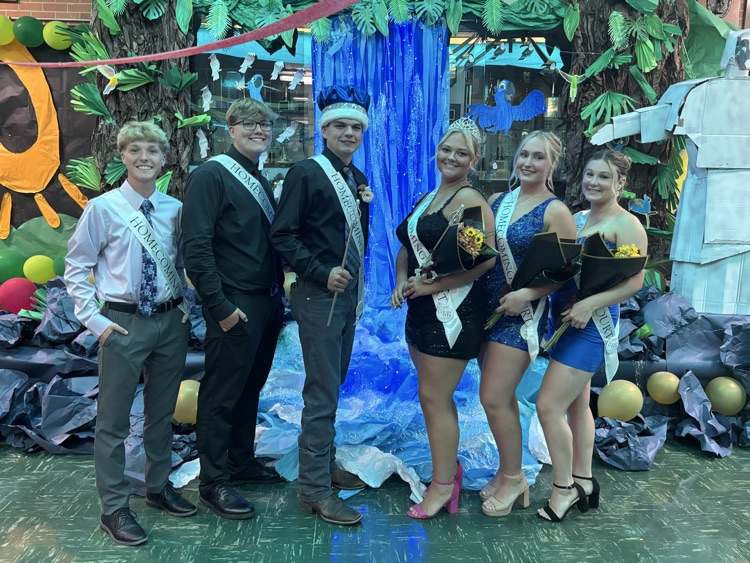 Homecoming court