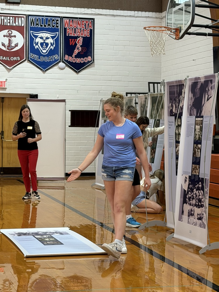 Anne Frank Traveling Exhibit 2026 peer guides