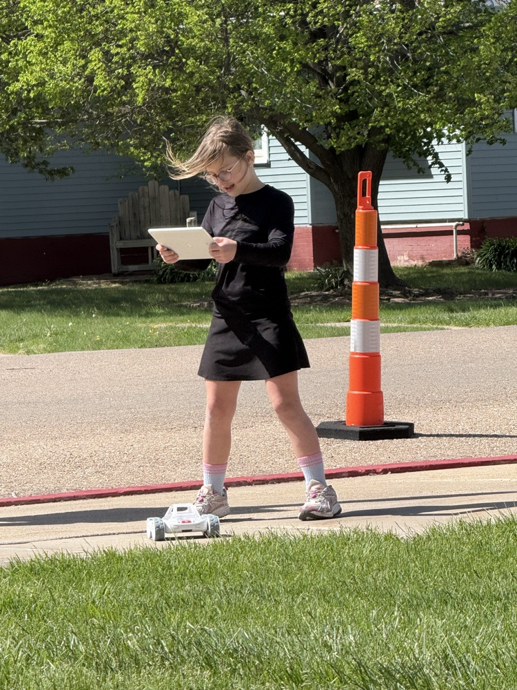 3rd Grade TrojanWay Sphero RVR cars