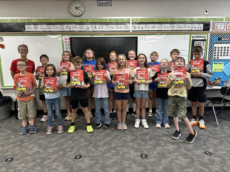 CPS 4th grade received atlases from State Farm.