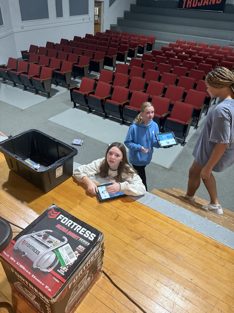7th grade students investigating the CSI Lab 2026.