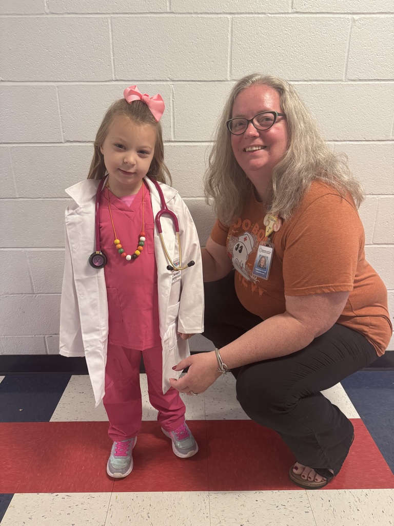 Student Dressed as Mrs Rounds