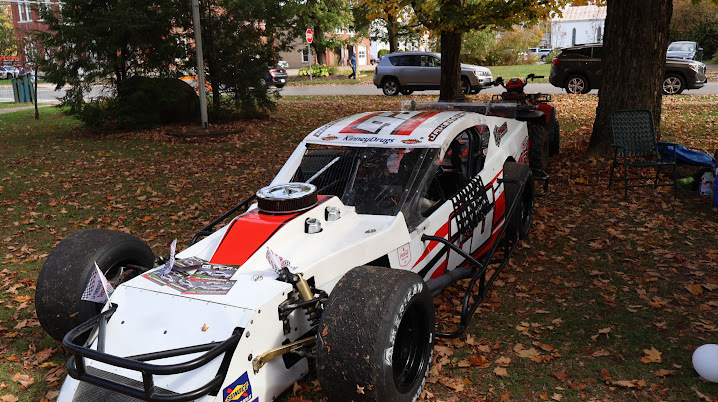 RACE CAR