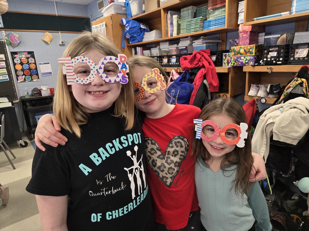 Mitchell's Class Celebrating 100 Days