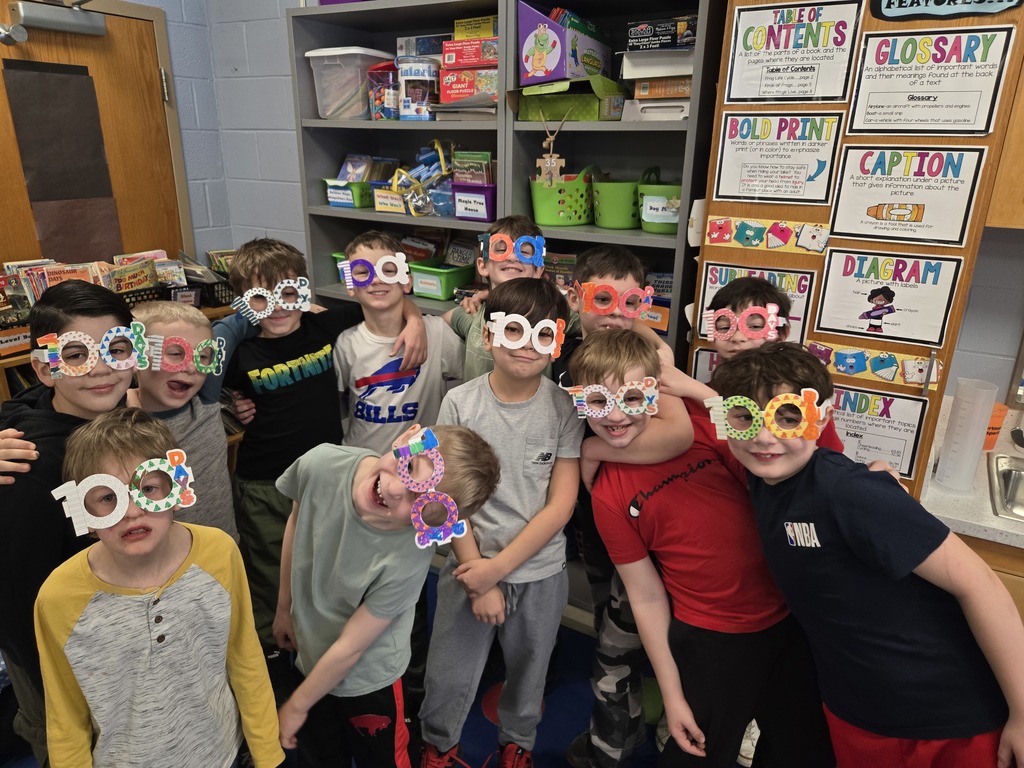 Mitchell's Class Celebrating 100 Days