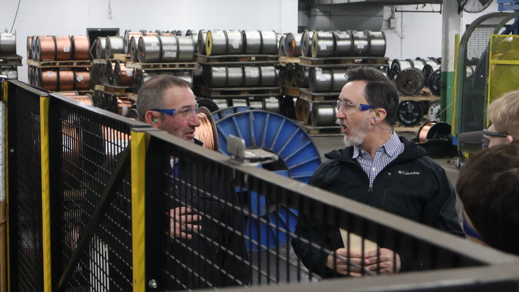 Klepadlo with IW Employee