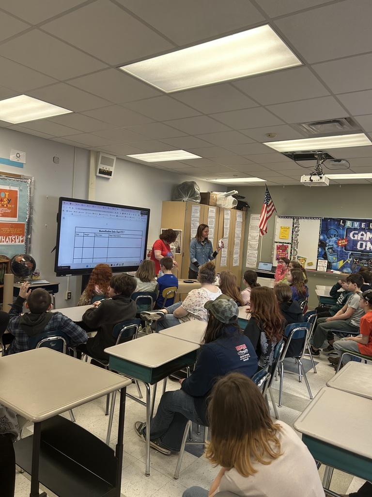 Students Working On Chicken Mummification Project