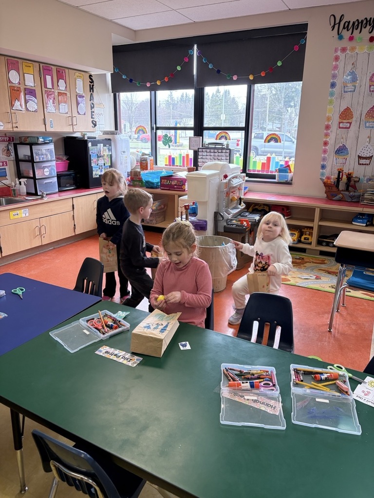 Riegler's Class Egg Hunt at CES