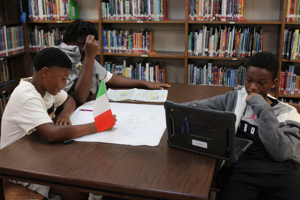 kids working on map project