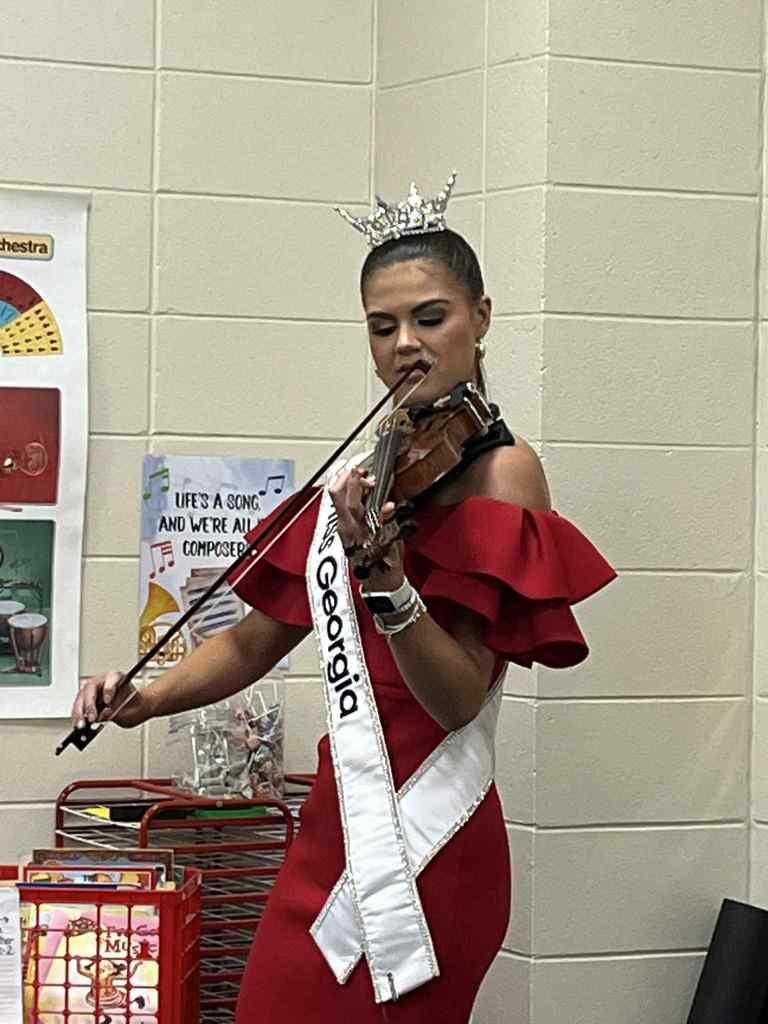 Miss Georgia Visits WES