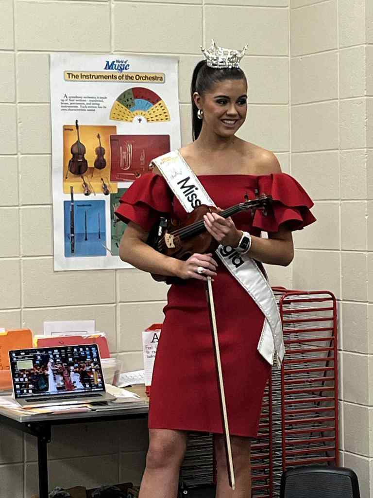 Miss Georgia Visits WES