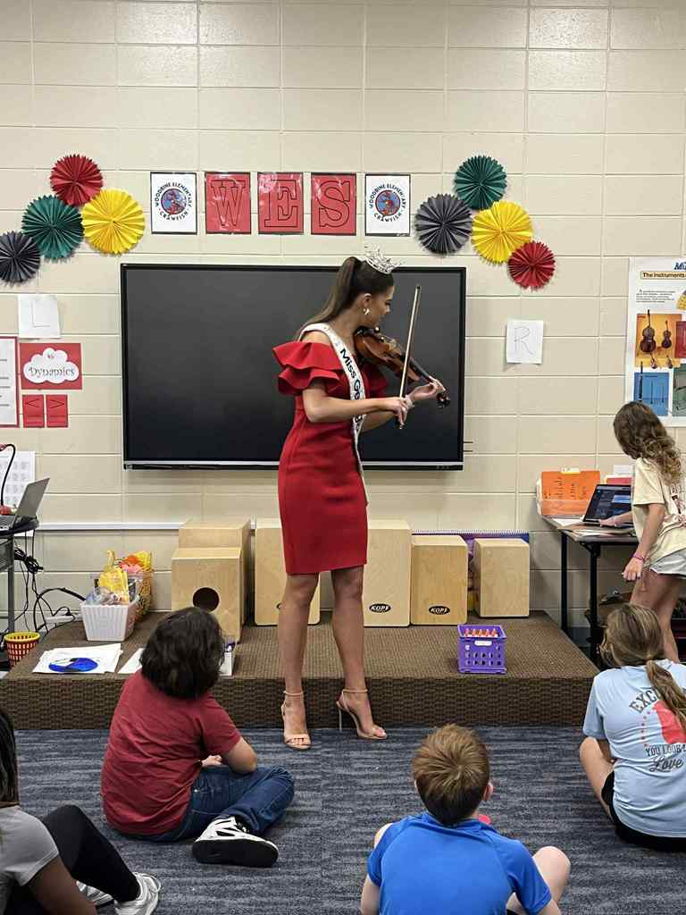 Miss Georgia Visits WES